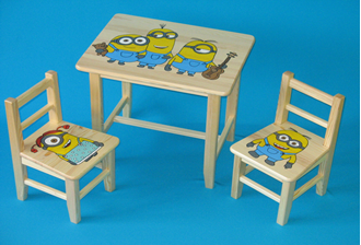 Obrázek z Dětský dřevěný stůl se židlemi - Mimoni