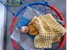 Obrázek z Dětská ručně háčkovaná deka Wafel Dvoubarevná
