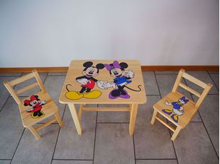 Obrázek Dětský dřevěný stůl se židlemi s potiskem - Mickey Mouse