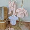 Obrázek z Novorozenecká sada 4D, body kr. rukáv, tepláčky, kabátek a čepička Z&Z, růžová