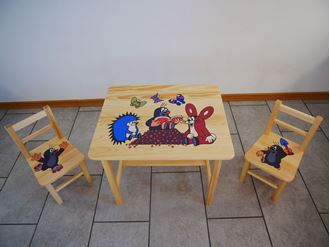 Obrázek z Dětský dřevěný stůl + 1 židlička s potiskem - Krteček a jeho kamarádi - 51X40 CM
